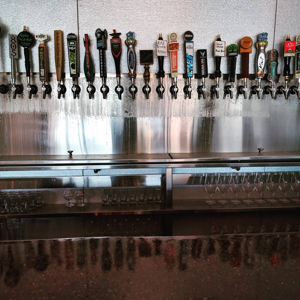 Two Trees Restaurant and Taps | restaurant | 7822 Telegraph Rd, Ventura, CA 93004, USA | 8056593365 OR +1 805-659-3365