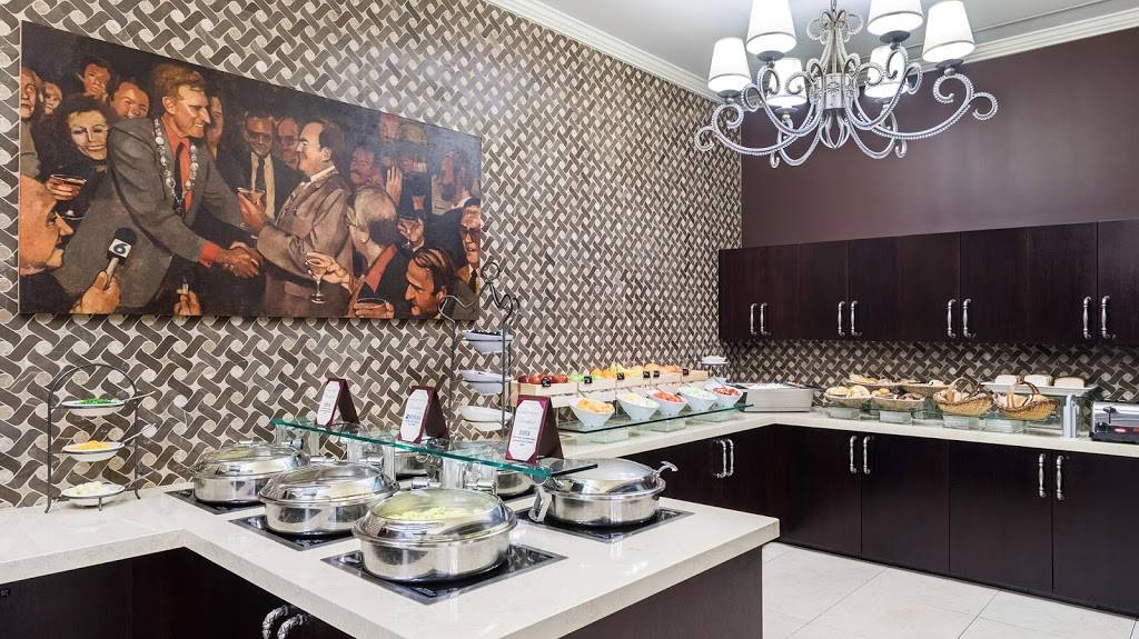 Petes | night club | 444 St Charles Ave, New Orleans, LA 70130, USA | 5045255566 OR +1 504-525-5566