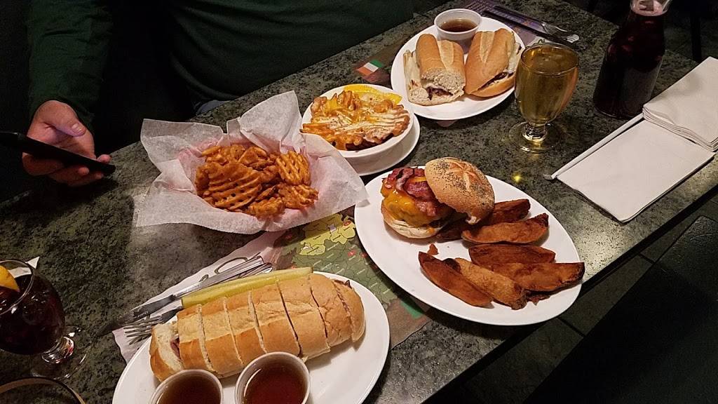 Howards Cafe | restaurant | 2254, 404 S Service Rd, Patchogue, NY 11772, USA | 6317586161 OR +1 631-758-6161