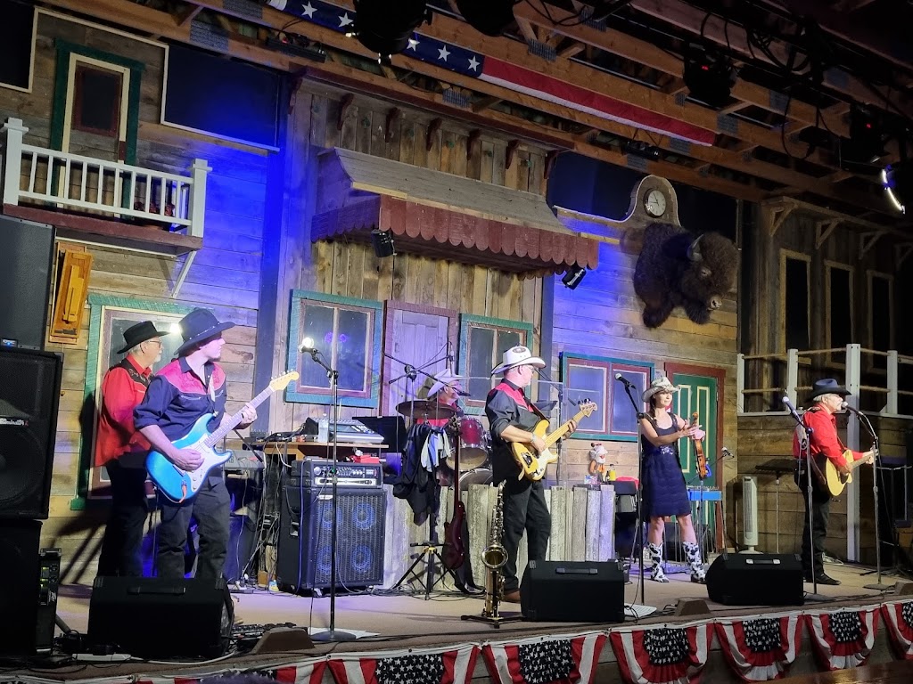 Fort Hays Chuckwagon Supper & Show | restaurant | 2255 Fort Hayes Dr, Rapid City, SD 57702, USA | 6053433113 OR +1 605-343-3113