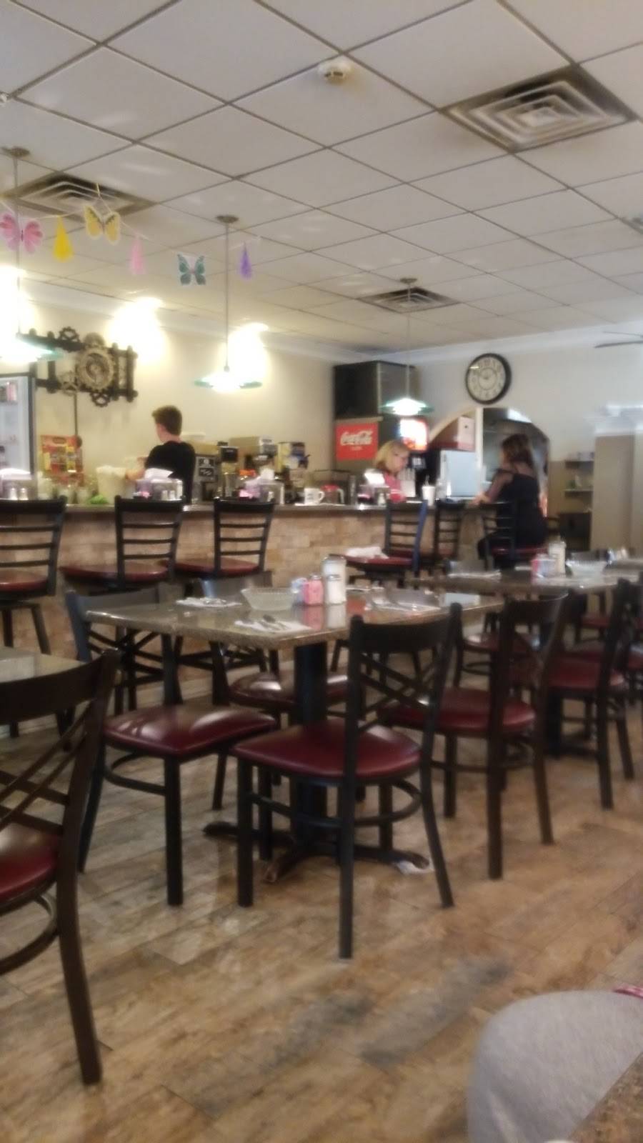 Antonias Family Restaurant | restaurant | 615 S Chester Rd, Swarthmore, PA 19081, USA | 6105431271 OR +1 610-543-1271