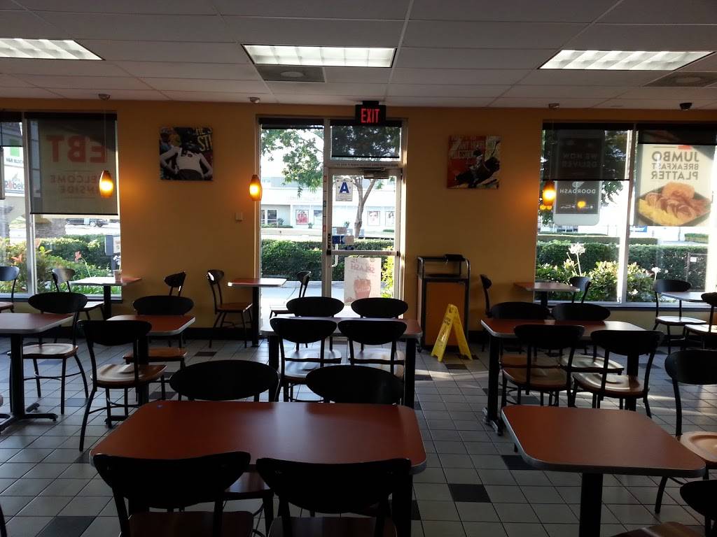 Jack in the Box | restaurant | 9215 Clairemont Mesa Blvd, San Diego, CA 92123, USA | 8585732972 OR +1 858-573-2972