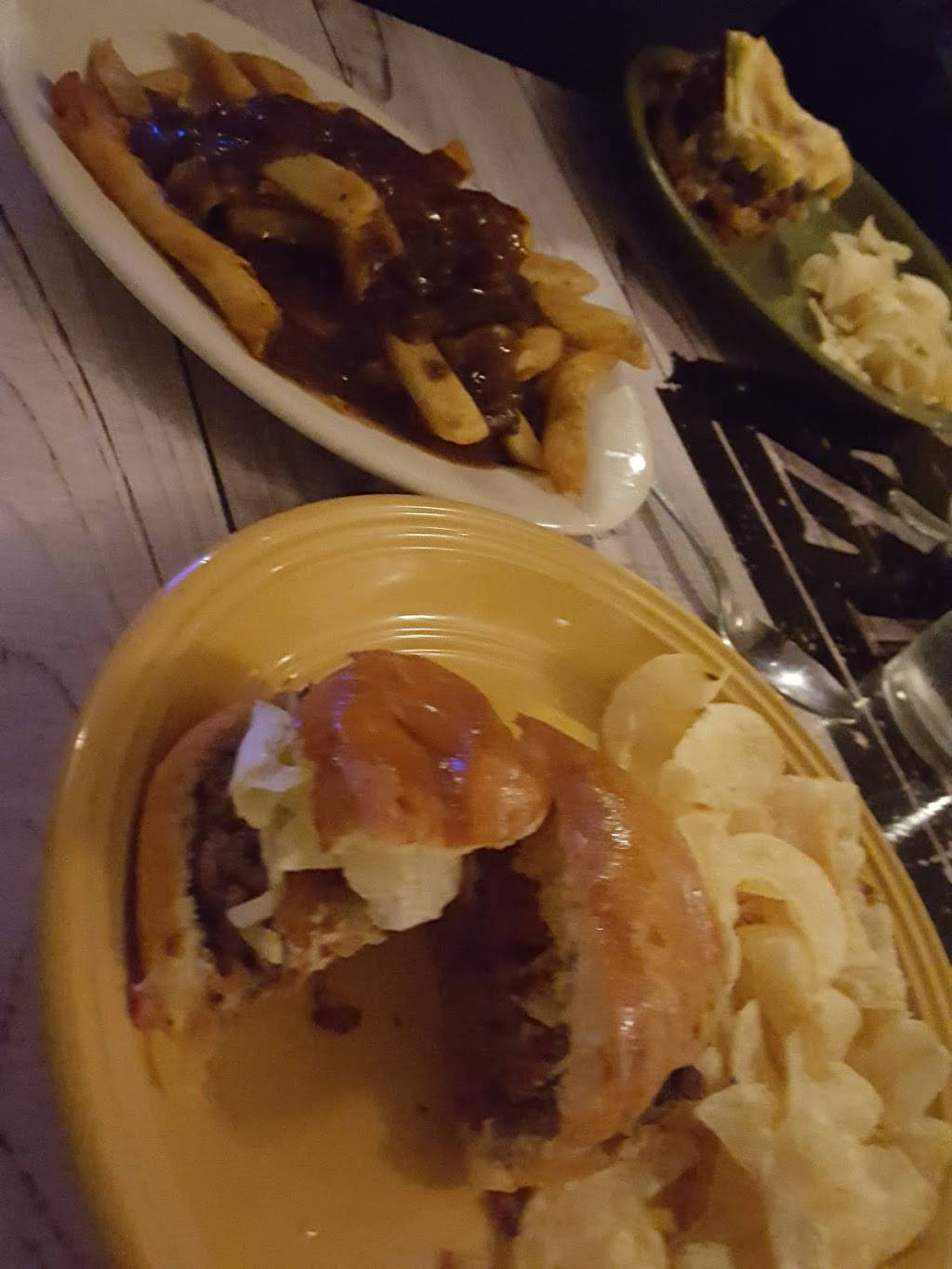 Darrylz Hometown Grille | restaurant | 116 Main St, Womelsdorf, PA 19567, USA | 4849301100 OR +1 484-930-1100