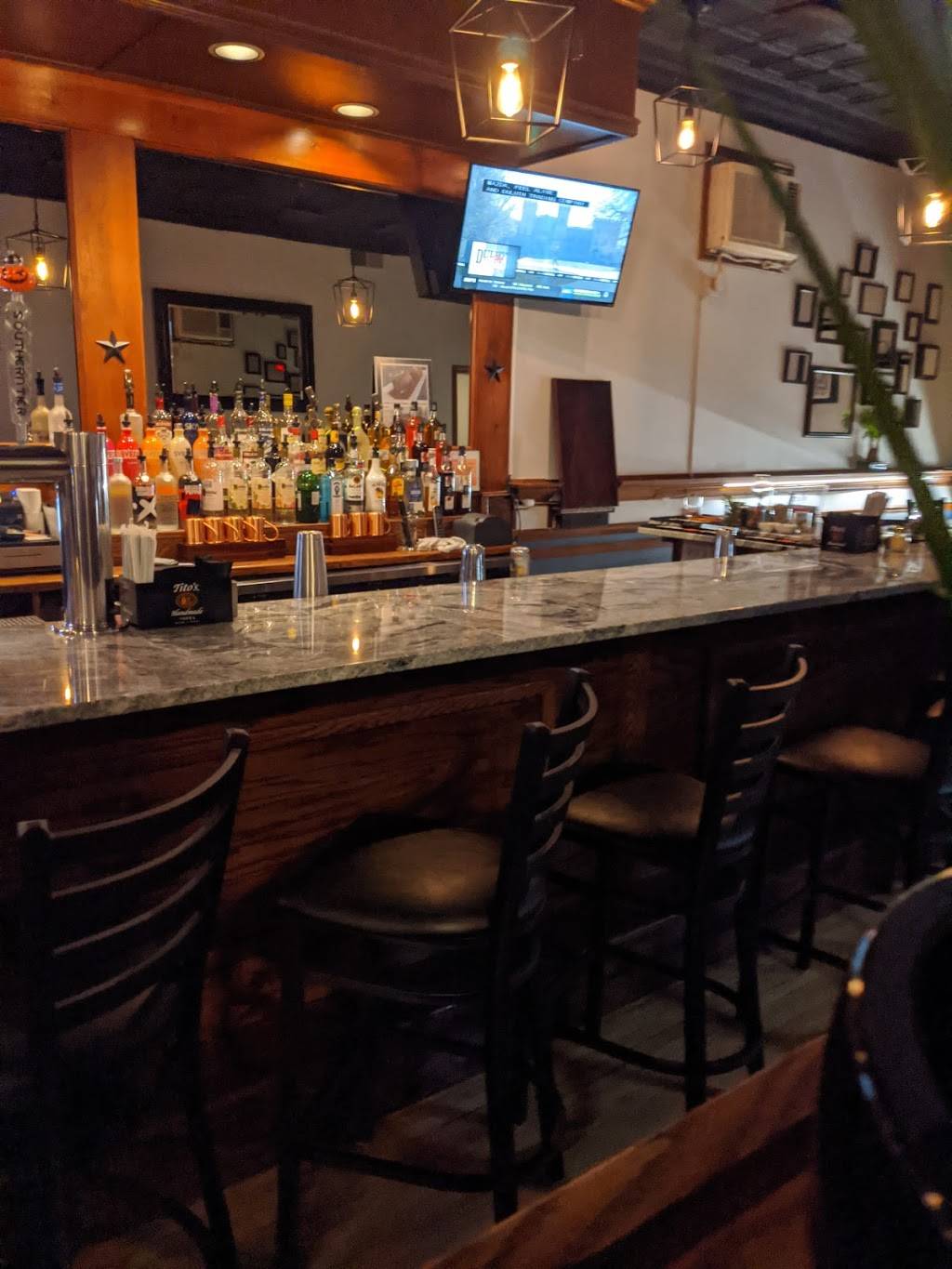 Lucca Kitchen & Cocktails | restaurant | 425 Merchants Rd, Rochester, NY 14609, USA | 5854480061 OR +1 585-448-0061