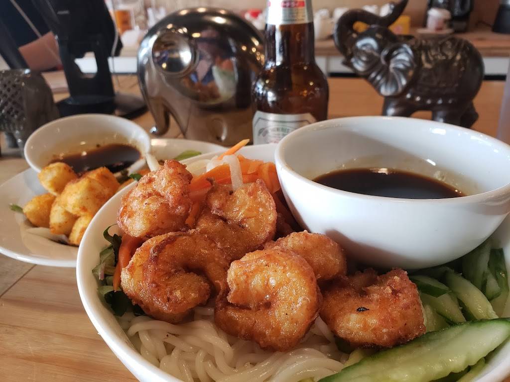 Yellow Elephant | restaurant | 57 Perinton Hills Office Park, Fairport, NY 14450, USA | 5852237333 OR +1 585-223-7333