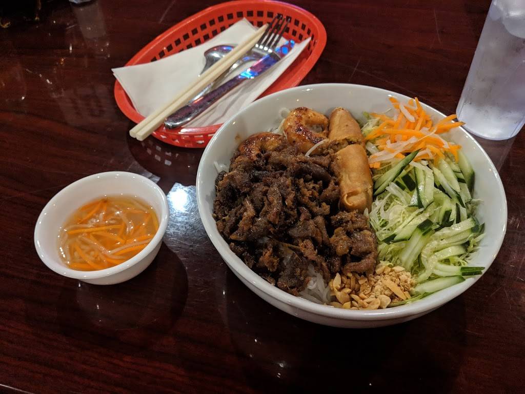 Pho Express | restaurant | 241 Three Springs Dr, Weirton, WV 26062, USA | 6813283048 OR +1 681-328-3048