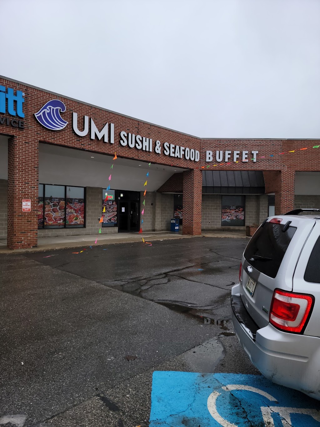 UMI Sushi & Seafood | restaurant | UMI Sushi & Seafood Buffet, 198 Maine Mall Rd #27, South Portland, ME 04106, USA | 2077474018 OR +1 207-747-4018