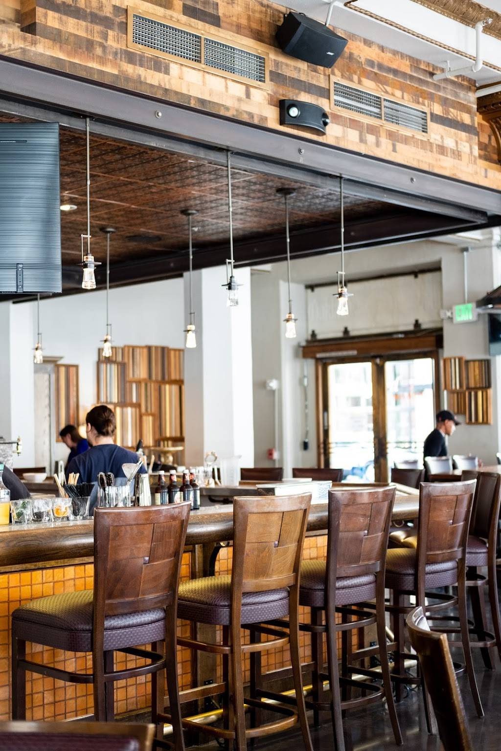 Tribune Tavern | restaurant | 401 13th St, Oakland, CA 94612, USA | 5106078187 OR +1 510-607-8187