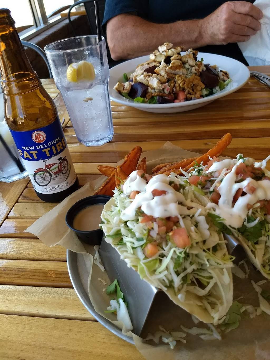 Dogtooth Bar & Grill | restaurant | 100 E Taylor Ave, Wildwood, NJ 08260, USA | 6095228383 OR +1 609-522-8383