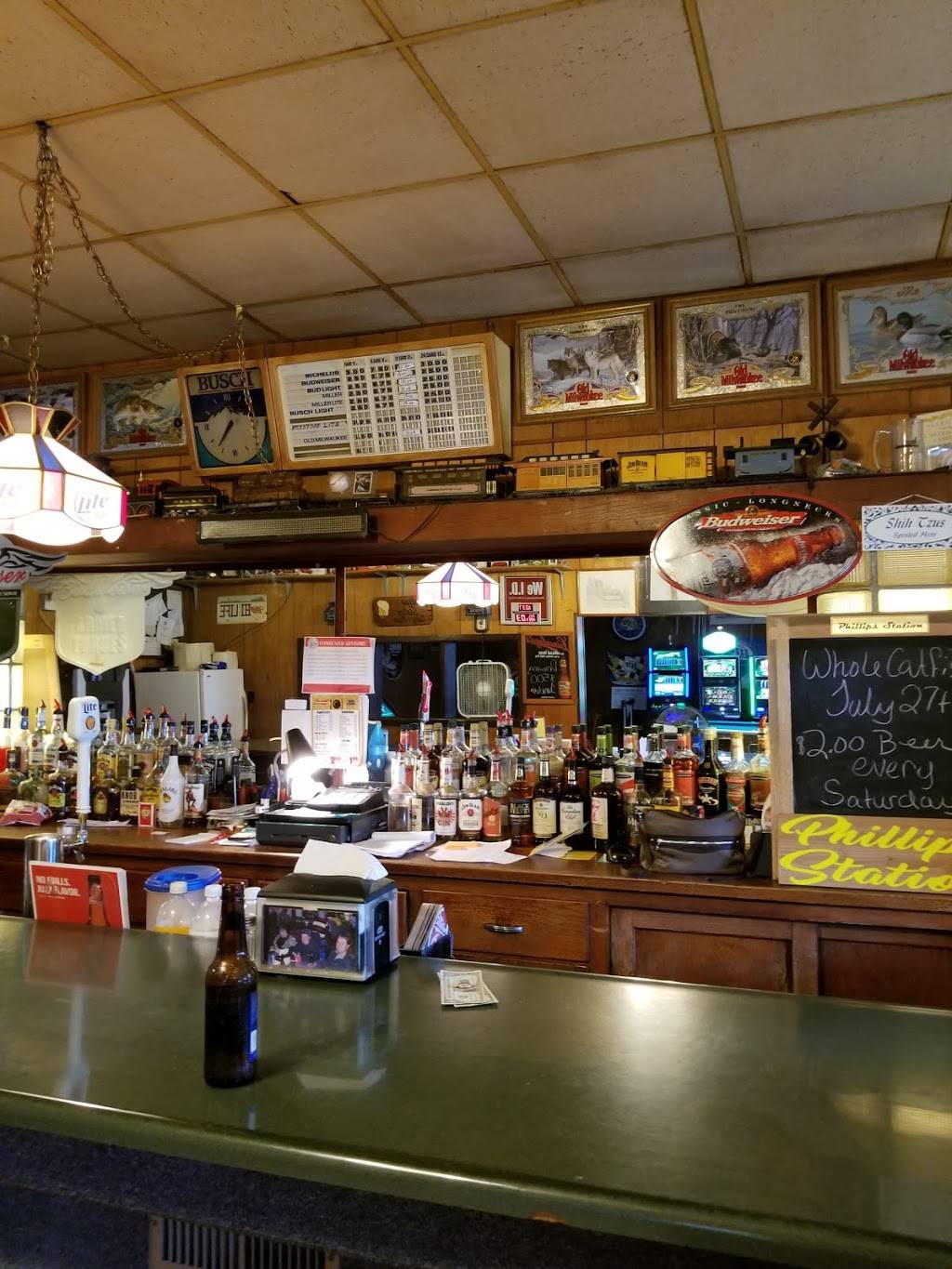 Phillips Station | restaurant | 210 Main St, St David, IL 61563, USA | 3096682250 OR +1 309-668-2250