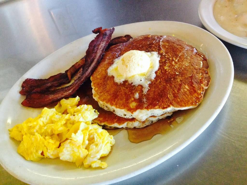 Los Domingos Mexican & Seafoods | restaurant | 15717 Main St, Hesperia, CA 92345, USA | 7609568882 OR +1 760-956-8882