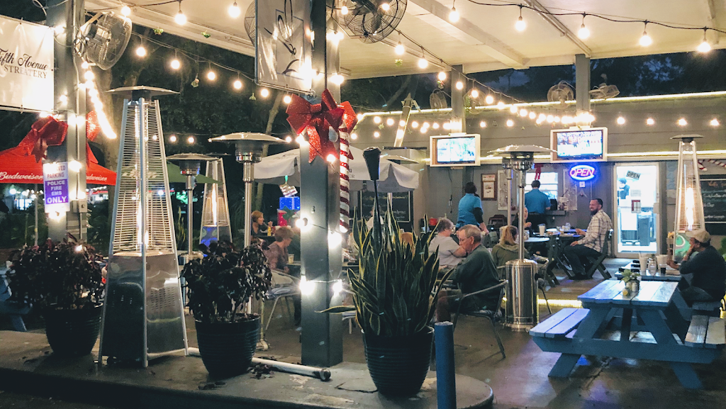 Fifth Avenue Streatery | restaurant | 846 E 5th Ave, Mt Dora, FL 32757, USA | 3527203328 OR +1 352-720-3328