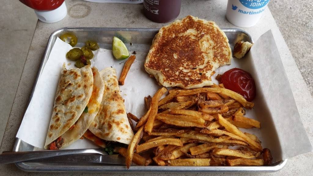 Martins Bar-B-Que Joint | restaurant | 3029 Pump House Rd, Vestavia Hills, AL 35243, USA | 2057158999 OR +1 205-715-8999