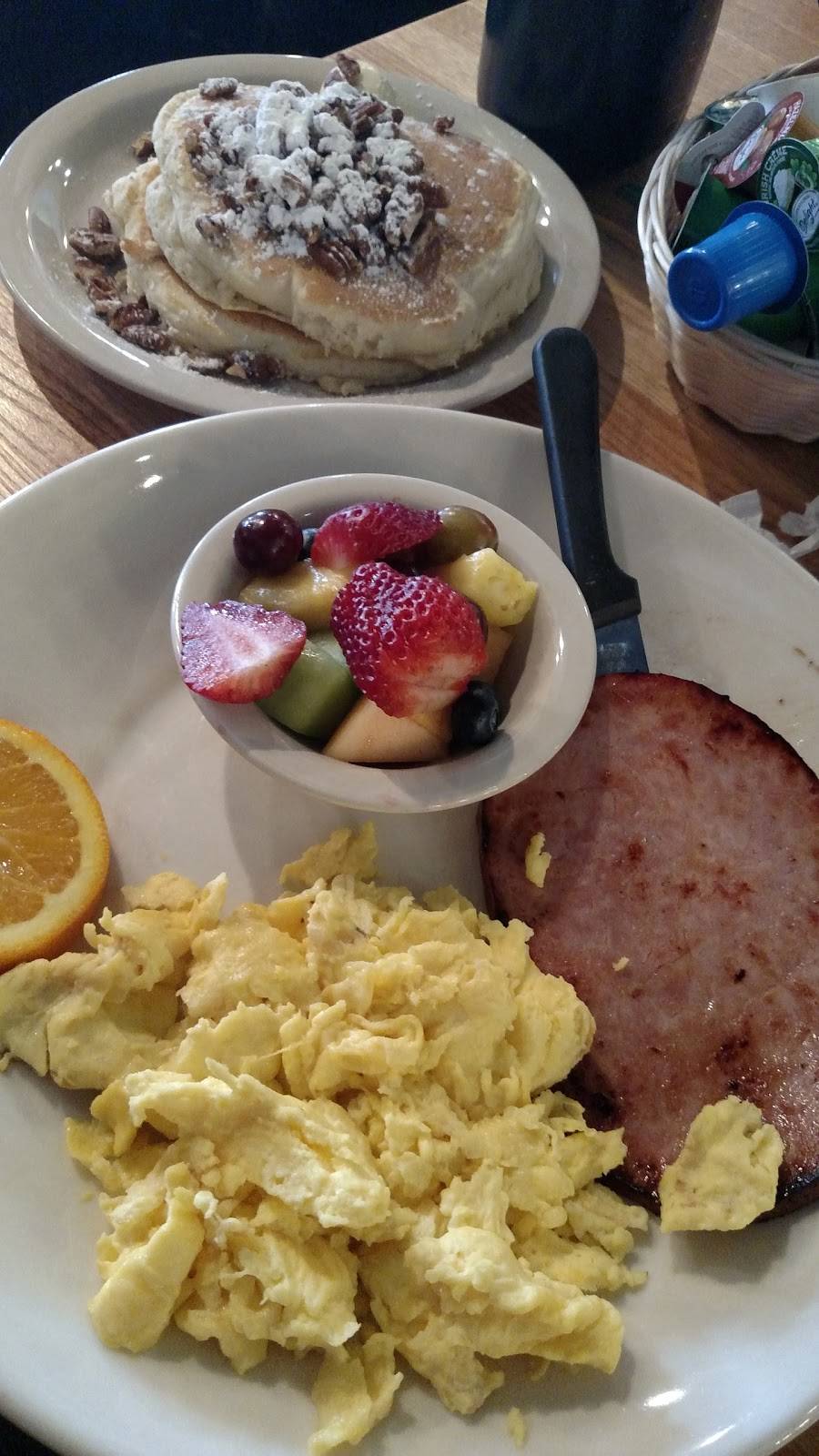 Whiskey Business Sports Bar and Entertainment | restaurant | 11915 Pendleton Pike D, Indianapolis, IN 46236, USA | 3178235078 OR +1 317-823-5078