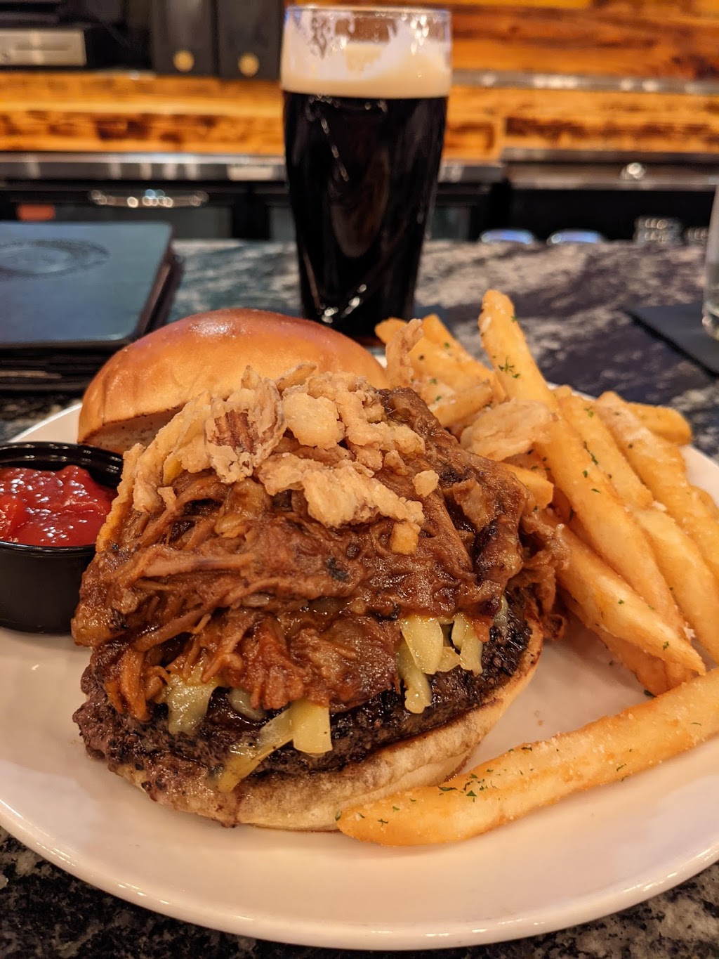 Main Street Public House | restaurant | 1556 Main St, Columbia, SC 29201, USA | 8038343409 OR +1 803-834-3409