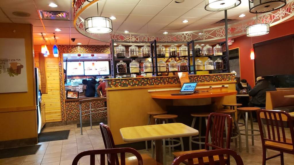 Popeyes Louisiana Kitchen | restaurant | 1370 Union Ave, Memphis, TN 38104, USA | 9012745452 OR +1 901-274-5452