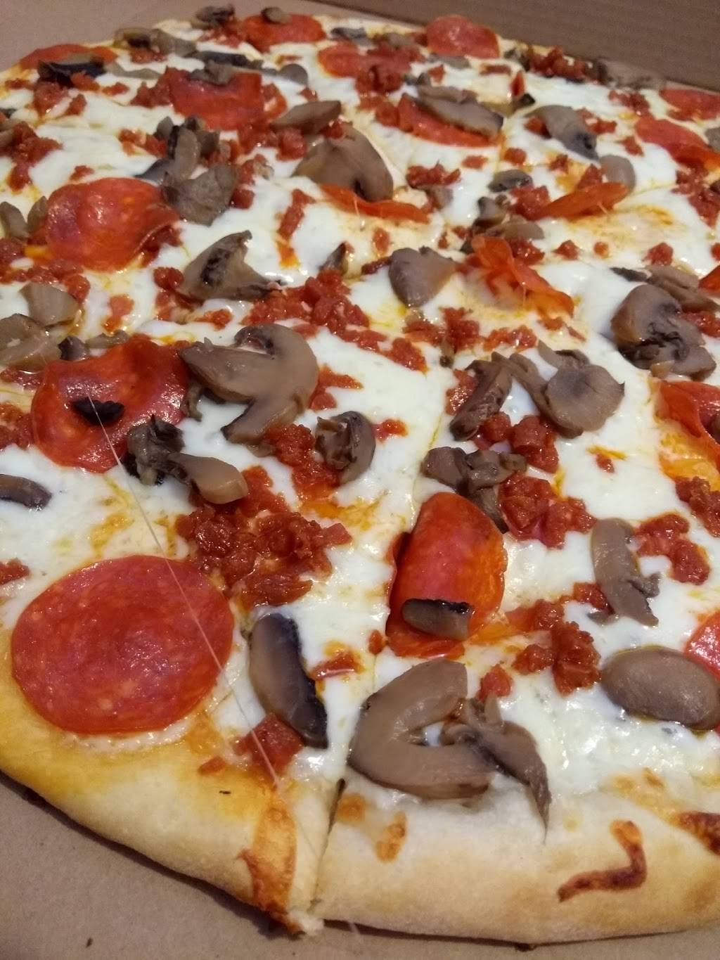 Pizza Matty | restaurant | Calle de las Aguas A1, Villa Del Sol III, 22205 Tijuana, B.C., Mexico | 016647304077 OR +52 664 730 4077