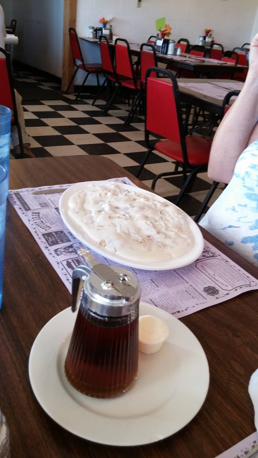 Four Bees Cafe | restaurant | 34490 Old Black Canyon Hwy, Black Canyon City, AZ 85324, USA | 6233745736 OR +1 623-374-5736