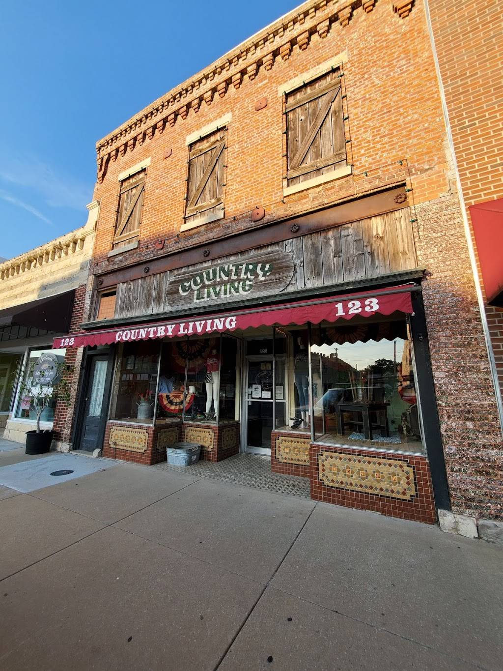 Luigis Italian Restaurant | restaurant | 127 S Main St, Ottawa, KS 66067, USA | 7852422988 OR +1 785-242-2988