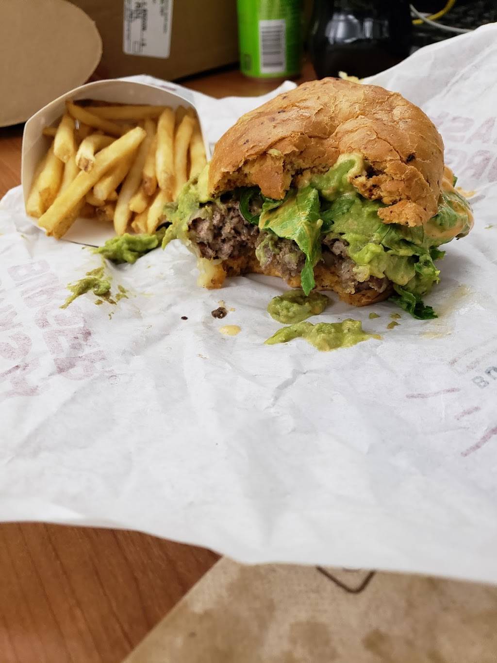 Smashburger | restaurant | 965 Hover St, Longmont, CO 80501, USA | 3034857412 OR +1 303-485-7412