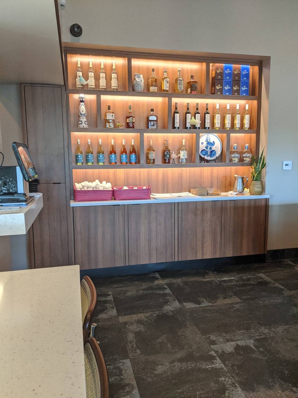 Francos Famous | restaurant | 26538 Moulton Pkwy, Laguna Hills, CA 92653, USA | 9494469700 OR +1 949-446-9700