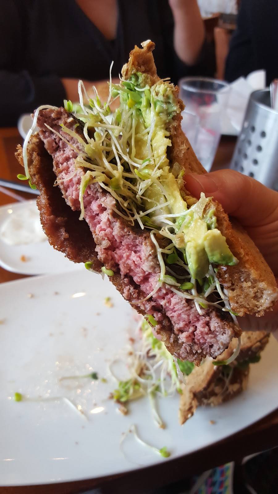 Barneys Gourmet Hamburgers | restaurant | 1591 Solano Ave, Berkeley, CA 94707, USA | 5105268185 OR +1 510-526-8185