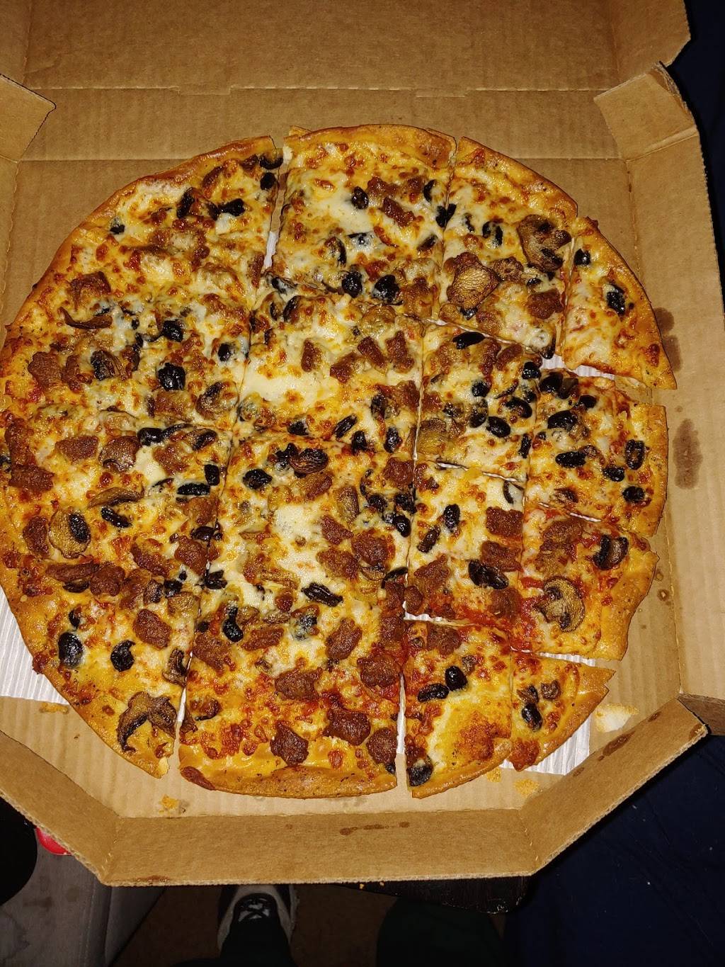 Pizza Hut | restaurant | 3601 SW Green Oaks Blvd, Arlington, TX 76017, USA | 8175574477 OR +1 817-557-4477