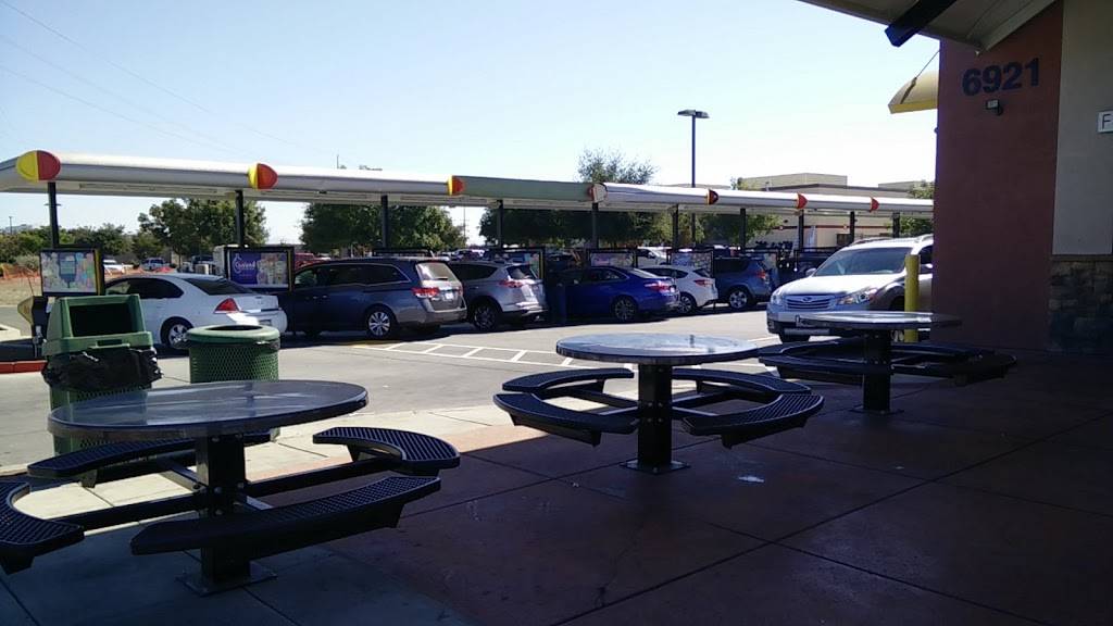 Sonic Drive-In | restaurant | 6921 Cameron Blvd, Gilroy, CA 95020, USA | 4088466400 OR +1 408-846-6400