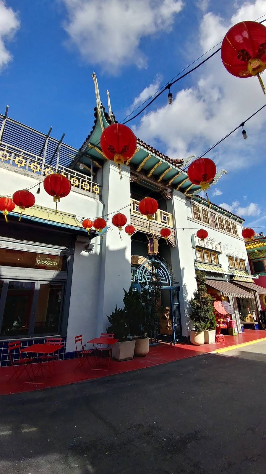 Burgerlords | restaurant | 943 N Broadway #102, Los Angeles, CA 90012, USA | 3234054012 OR +1 323-405-4012
