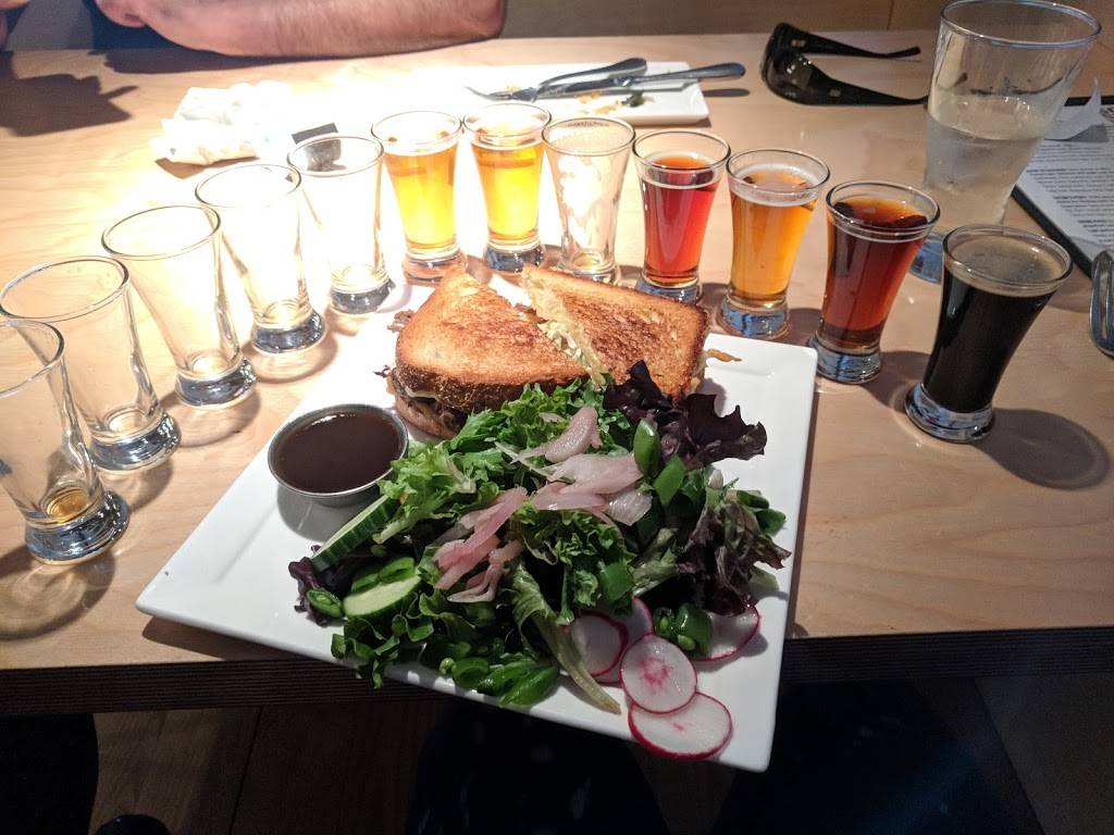 South Street Brewery | restaurant | 106 South Street West, Charlottesville, VA 22902, USA | 4342936550 OR +1 434-293-6550