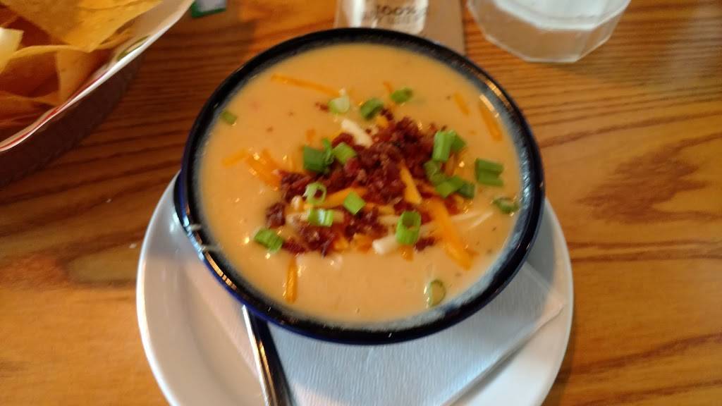 Chilis Grill & Bar | meal takeaway | 1323 S Reed Rd, Kokomo, IN 46902, USA | 7654571485 OR +1 765-457-1485