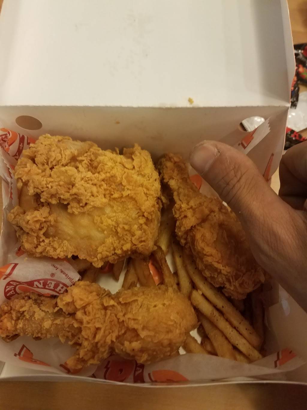 Popeyes Louisiana Kitchen | restaurant | 5850 E Virginia Beach Blvd, Norfolk, VA 23502, USA | 7574663646 OR +1 757-466-3646
