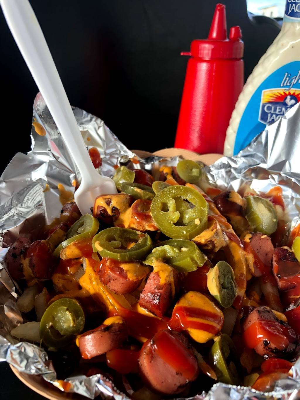 Rudys Burger | restaurant | Llantas mora, Lucio Blanco, 22706 Rosarito, B.C., Mexico | 016647700103 OR +52 664 770 0103