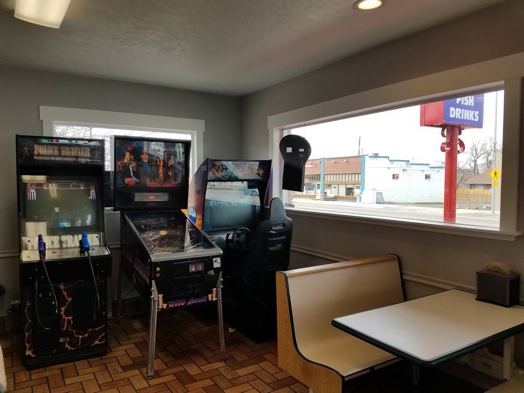 Santa Queen Drive Inn | restaurant | 40 E Main St, Santaquin, UT 84655, USA | 8017543051 OR +1 801-754-3051