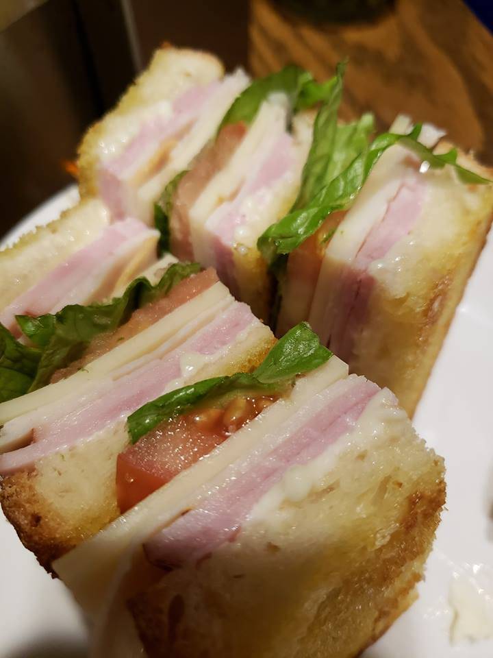 JWs Food & Spirits | restaurant | 6 N 7th St, Grand Haven, MI 49417, USA | 6168463380 OR +1 616-846-3380