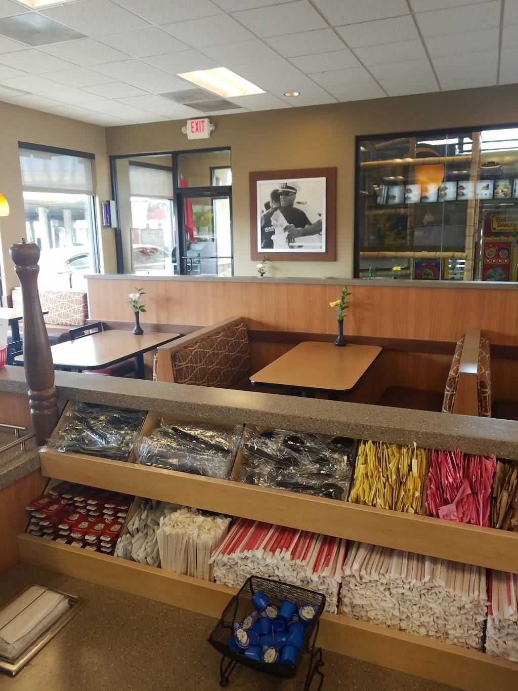 Chick-fil-A | restaurant | 4410 North Fwy, Houston, TX 77022, USA | 7136958888 OR +1 713-695-8888