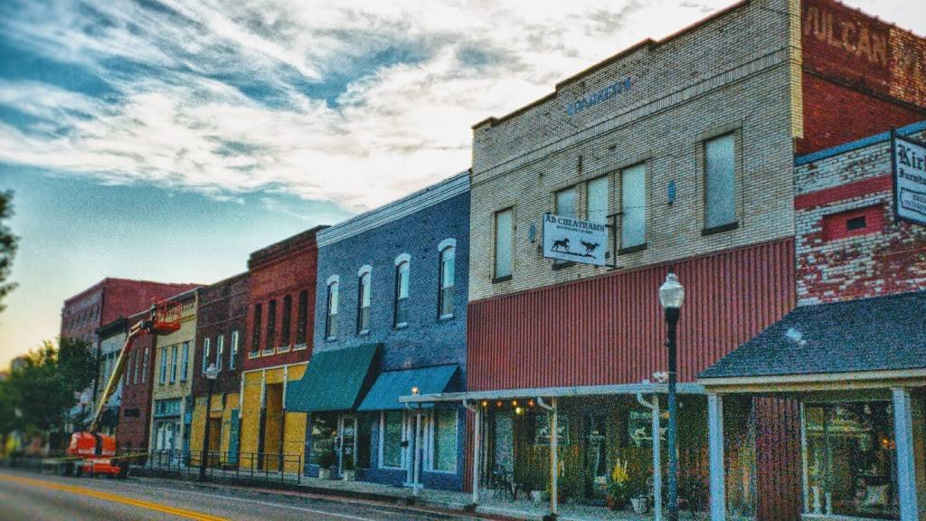 A.B. Cheathams Downtown Tavern |  | 230 S Lindell St, Martin, TN 38237, USA | 7312817474 OR +1 731-281-7474