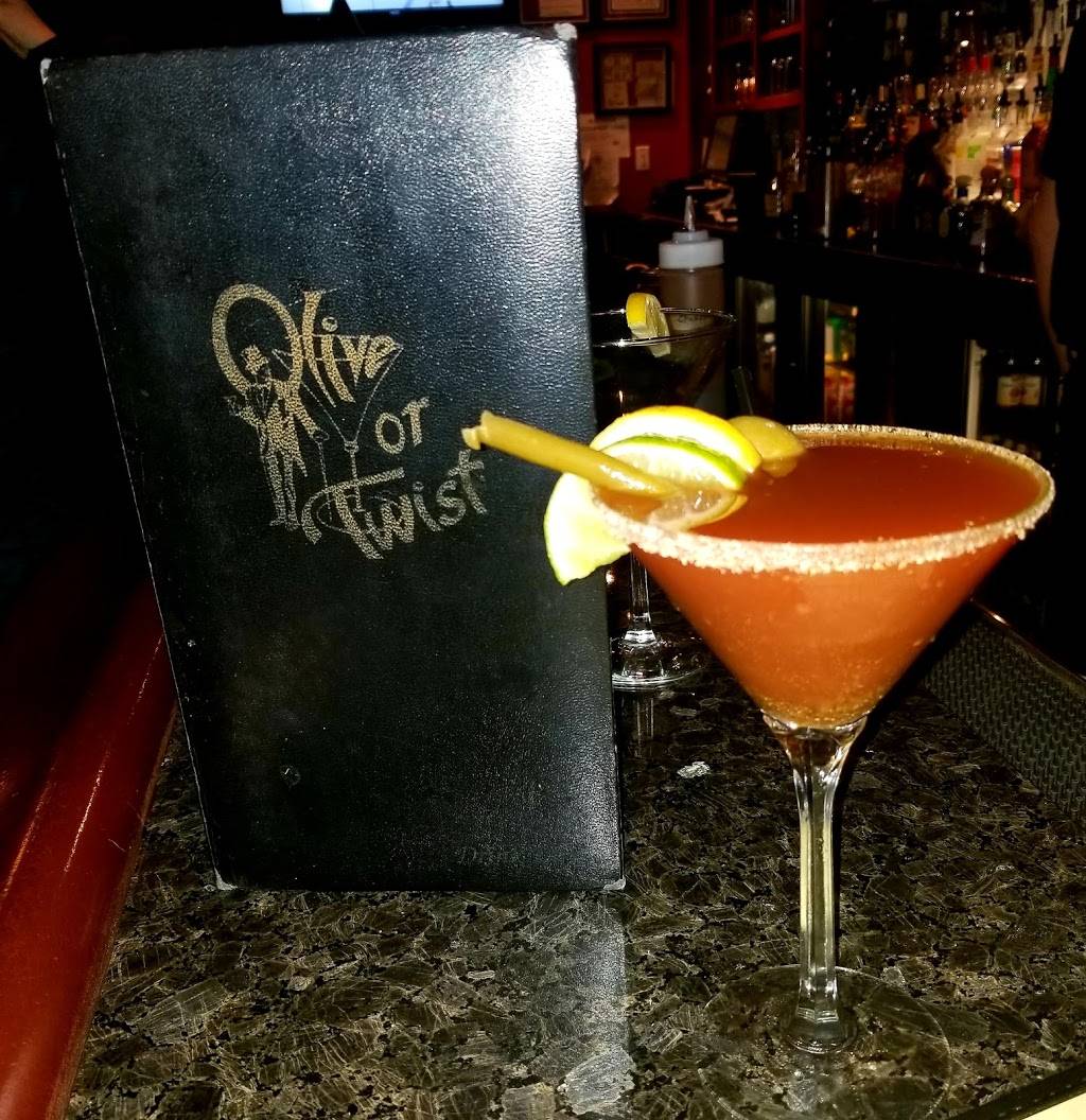 Olive Or Twist | night club | 6906 Windsor Ave, Berwyn, IL 60402, USA | 7084841808 OR +1 708-484-1808