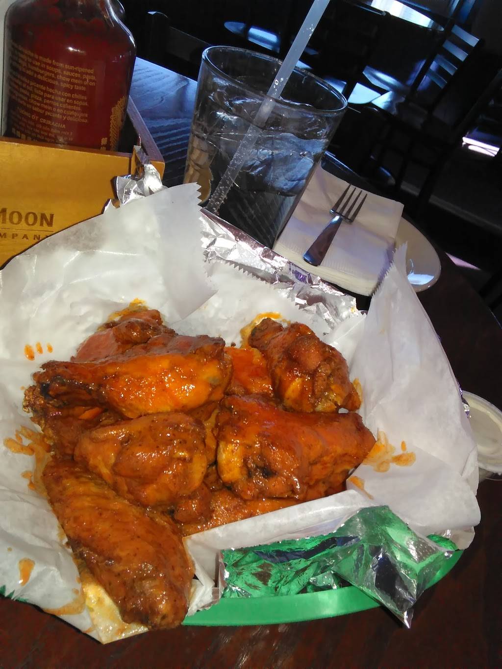 Cuzins Tavern & Pizza | restaurant | 17704 Oak Park Ave, Tinley Park, IL 60477, USA | 7086331144 OR +1 708-633-1144