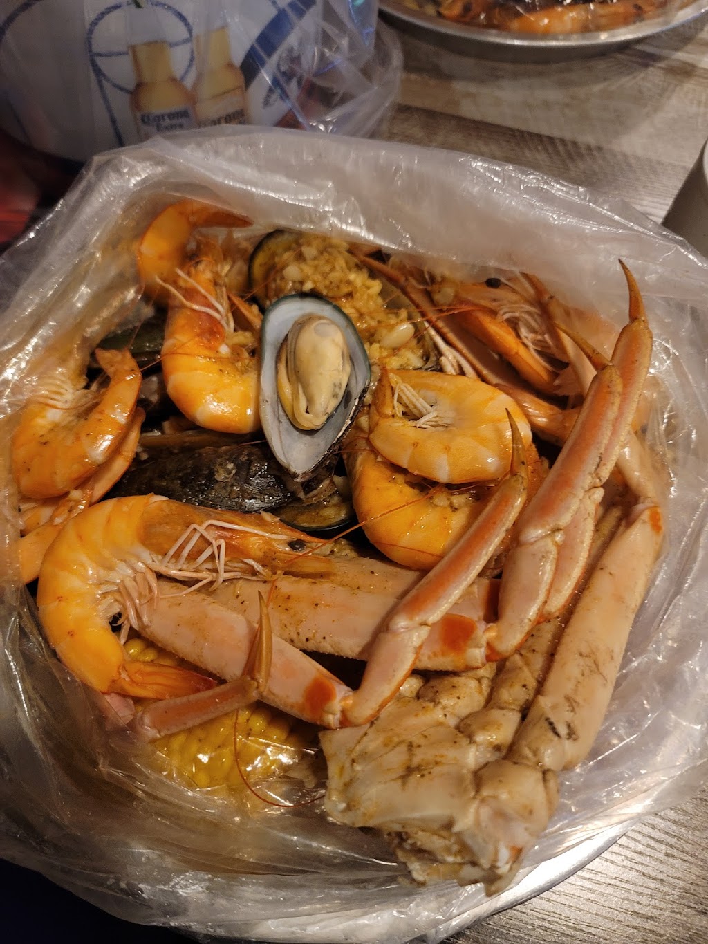 Amazing Crab House | restaurant | 604 S 2nd St, Philadelphia, PA 19147, USA | 2153727233 OR +1 215-372-7233