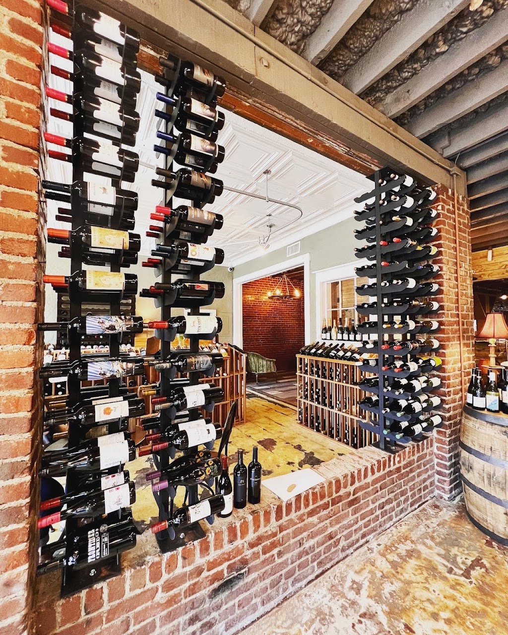 Carriage House Sundries | restaurant | 7 S Main St, Burnsville, NC 28714, USA | 8286787071 OR +1 828-678-7071