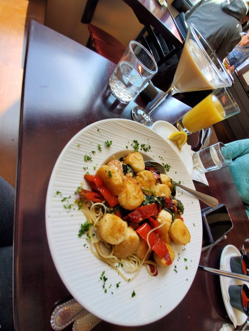 Trio Restaurant & Bar | restaurant | 64 Main St, Gloucester, MA 01930, USA | 9785597638 OR +1 978-559-7638