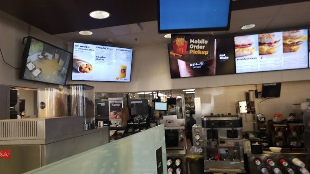McDonalds | cafe | 4777 Marlboro Pike, Capitol Heights, MD 20743, USA | 3016696401 OR +1 301-669-6401