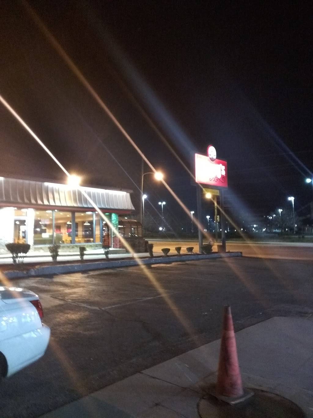 Wendys | restaurant | 4805 W Broad St, Richmond, VA 23230, USA | 8043553634 OR +1 804-355-3634