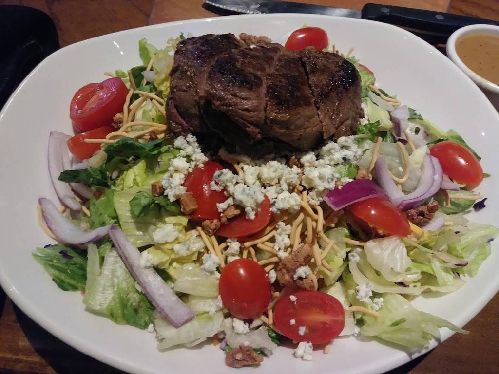 Outback Steakhouse | restaurant | 612 Wellwood Ave, Lindenhurst, NY 11757, USA | 6319572600 OR +1 631-957-2600