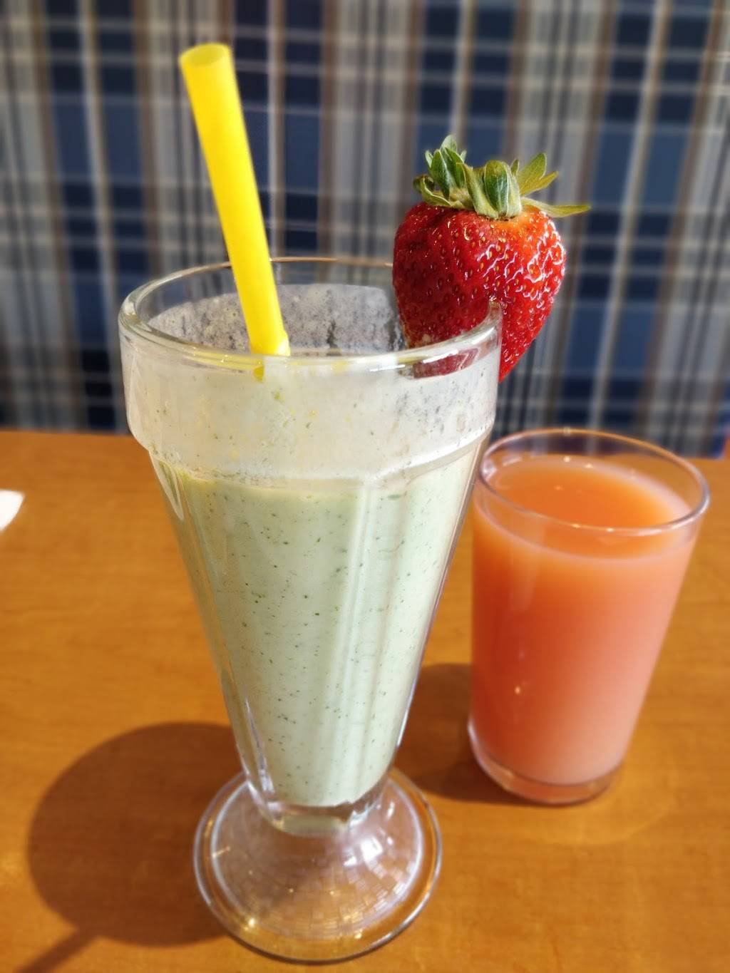 Cora | restaurant | 135 Mapleview Dr W, Barrie, ON L4N 9H7, Canada | 7057258686 OR +1 705-725-8686