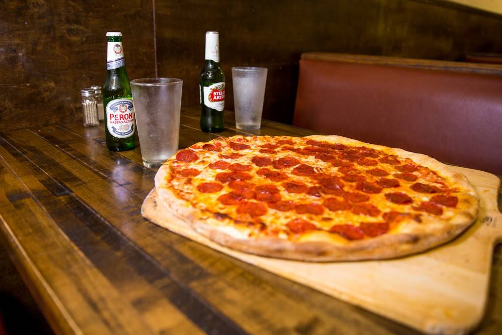 Scorpios Italian Eatery & Pizzeria | restaurant | 2742 Elkcam Blvd, Deltona, FL 32738, USA | 4073289919 OR +1 407-328-9919