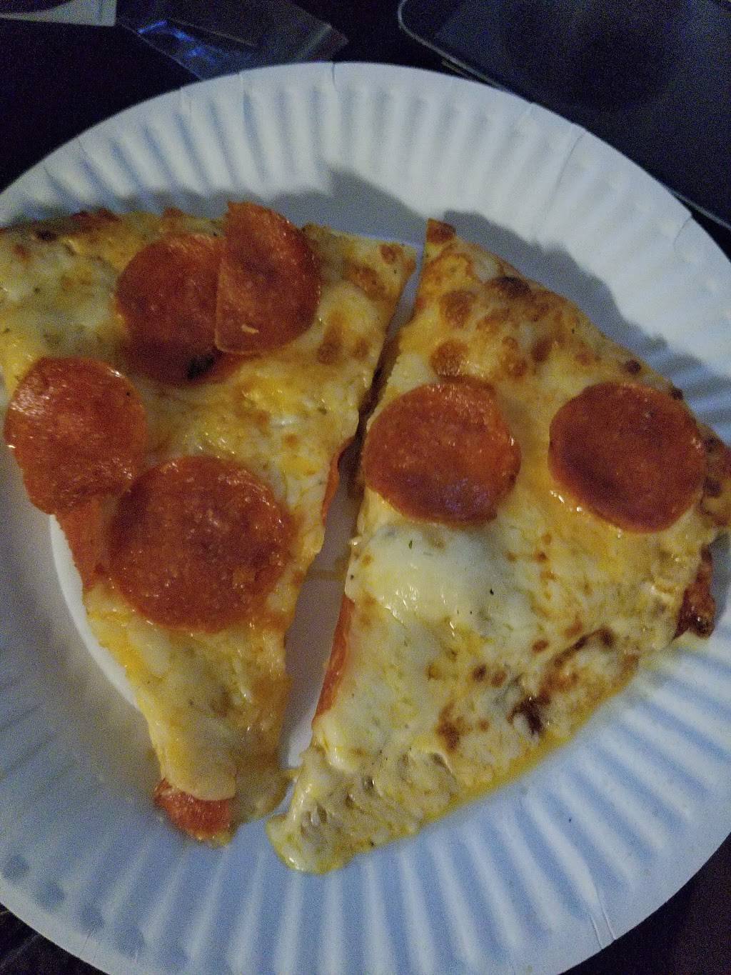 Round Table Pizza | meal delivery | 23254 Lyons Ave, Newhall, CA 91321, USA | 6612221199 OR +1 661-222-1199