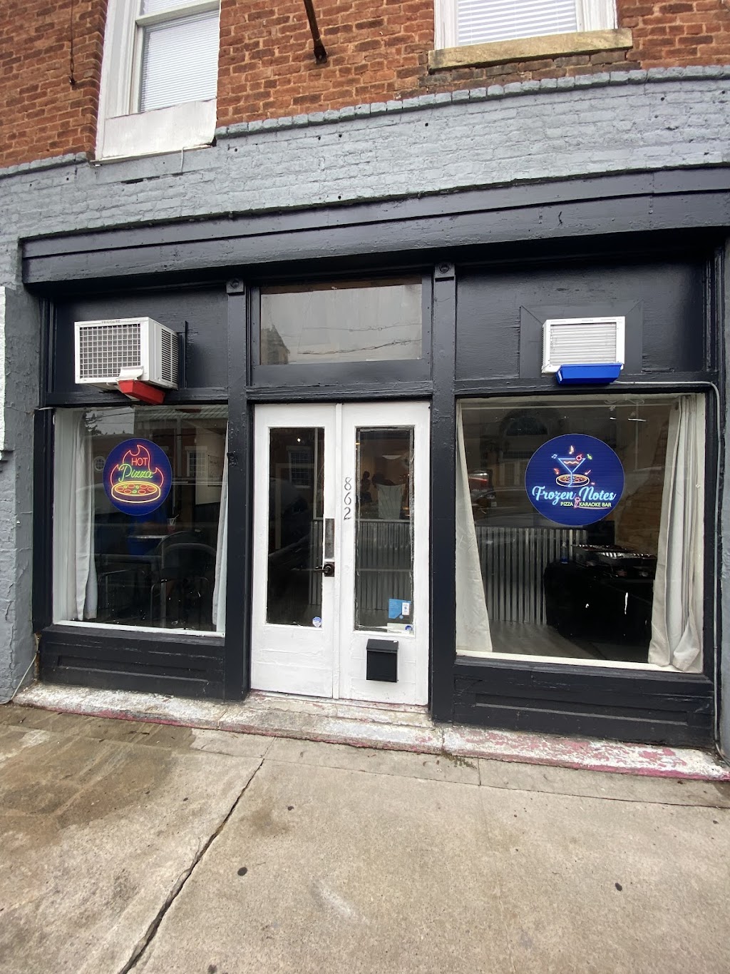 Frozen Notes Pizza & Karaoke Bar | restaurant | 862 North Main St NW, Conyers, GA 30012, USA | 4702766207 OR +1 470-276-6207