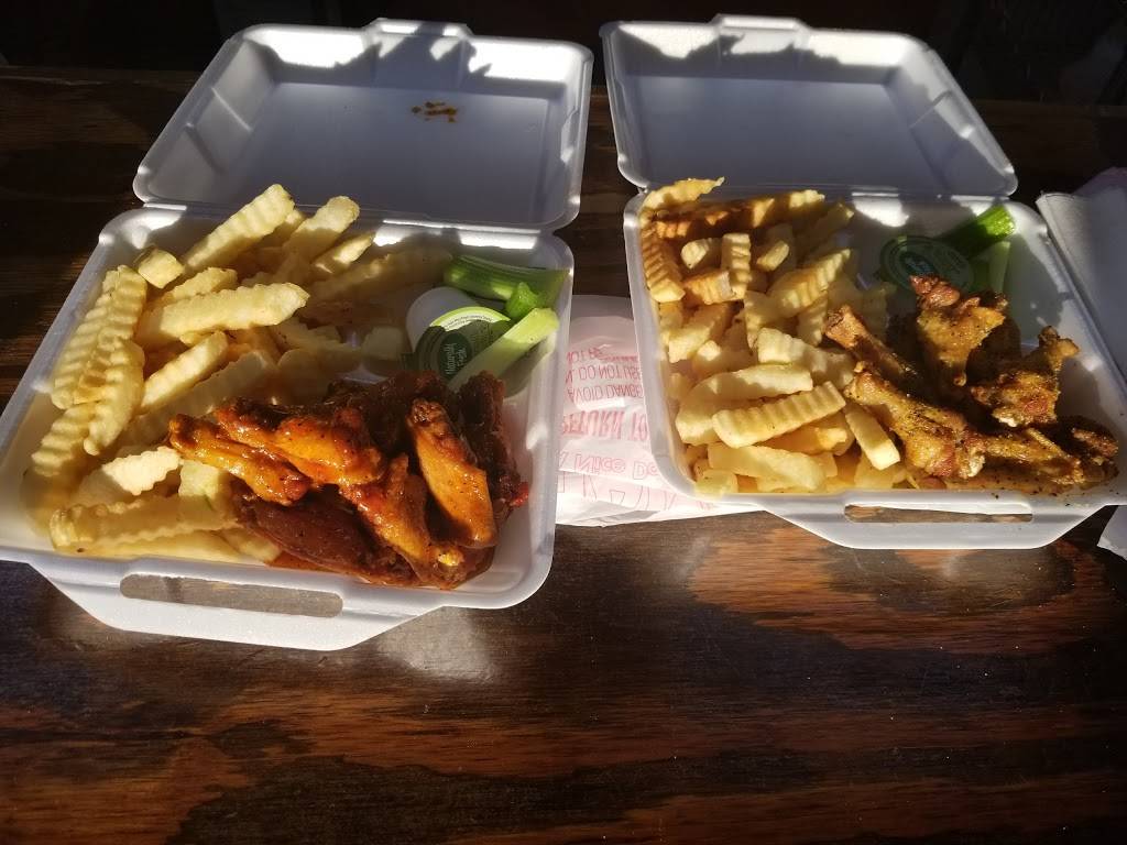 Eastpoint Fish & Wings | restaurant | 2941 Main St, Atlanta, GA 30344, USA | 4047674828 OR +1 404-767-4828